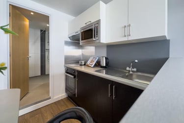 1 bed studio, 170 Armada Way, City Centre, Plymouth, PL11LB - Image 3